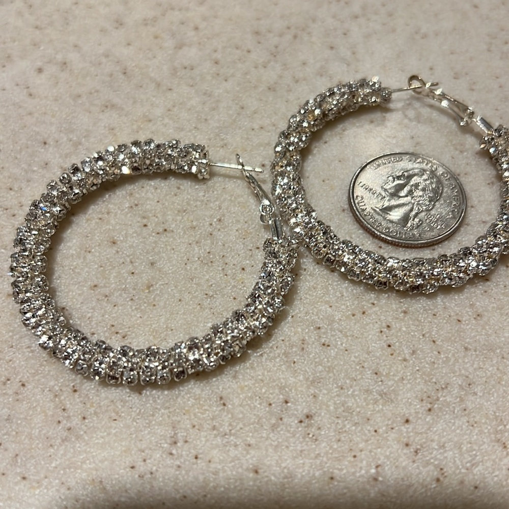 Earring - Picture 2 of 3